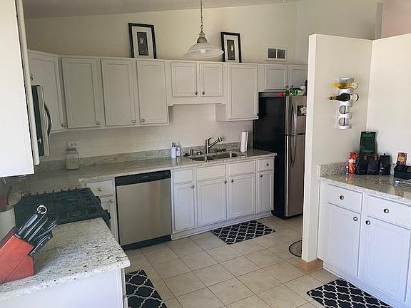 3rd image of 2519 Lakewood Dr