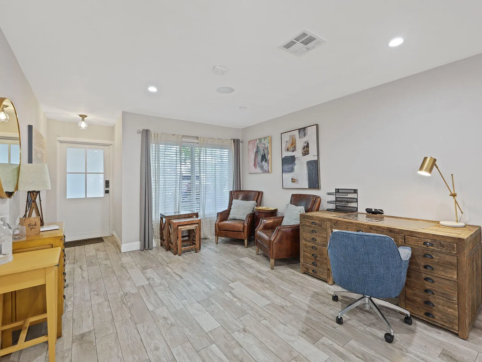 3 bed, 2.0 bath, 1560 sqft, $4,500 — Photo 4