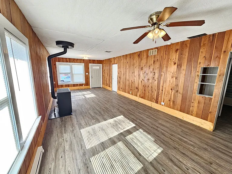 1802 Cove Ave — Photo 3
