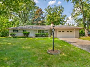 21345 Avon Ln, Southfield, MI 48075