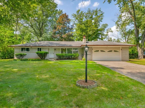 21345 Avon Ln, Southfield, MI 48075