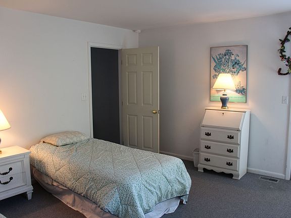 5th image of 58 Buell Ln