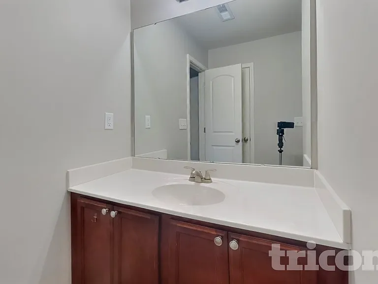 4114 Vershire Ave — Photo 8