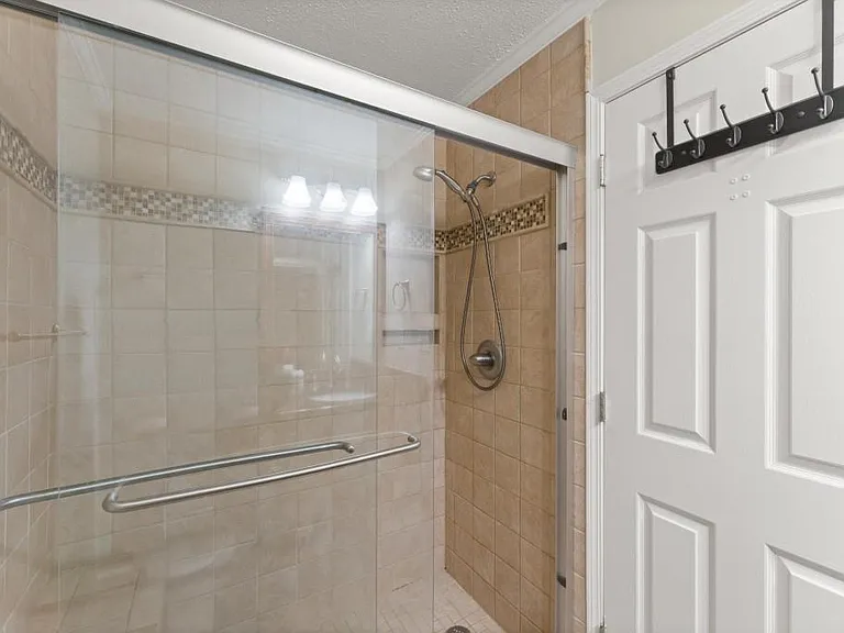 25312 Plantation Dr NE — Photo 26