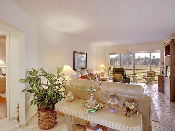 3rd image of 3654 Via Poinciana APT 206