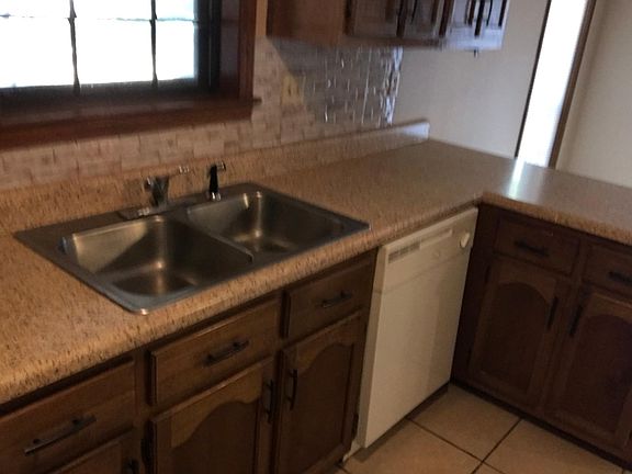 4th image of 6796 Boylston Dr