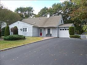 1st image of 20 Hartwell Dr