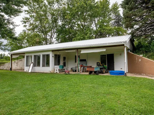 8282 Rose Rd, Plymouth, IN 46563