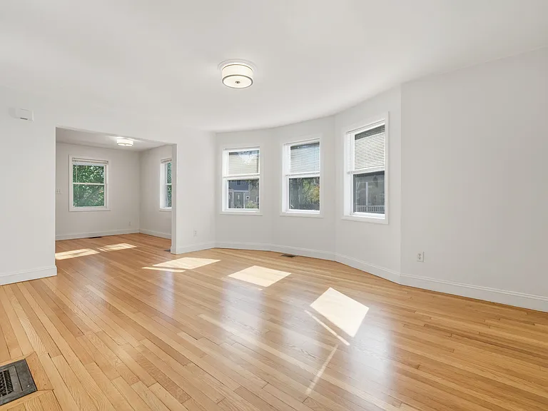 87 Floral St #1 — Photo 9