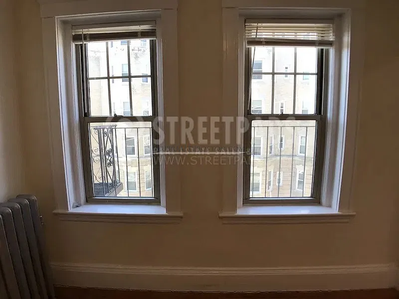 1315 Commonwealth Ave — Photo 4