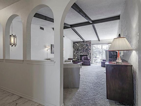 5th image of 2308 Blackhaw Ct