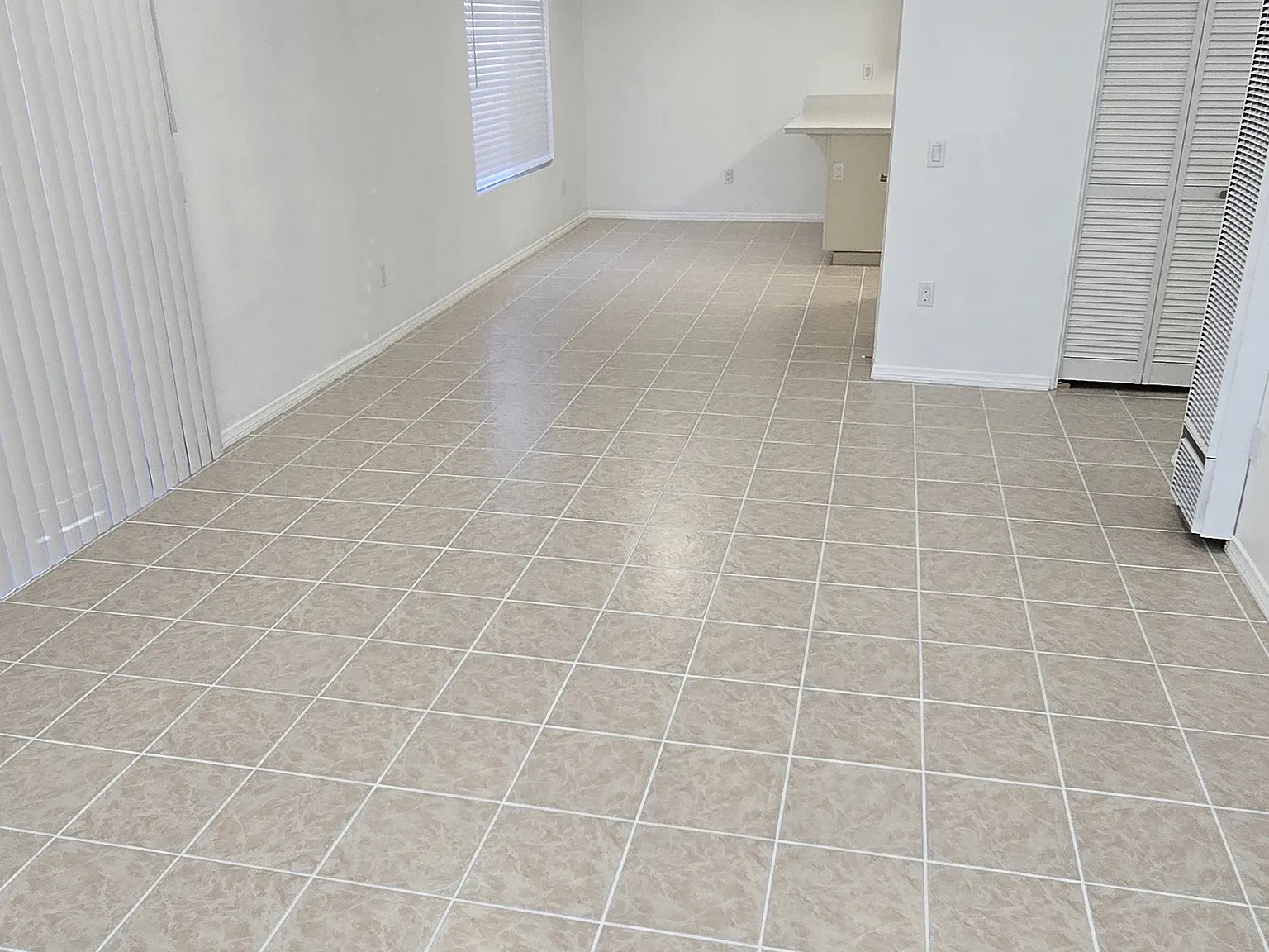 3 bed, 1200 sqft, $3,500 — Photo 2