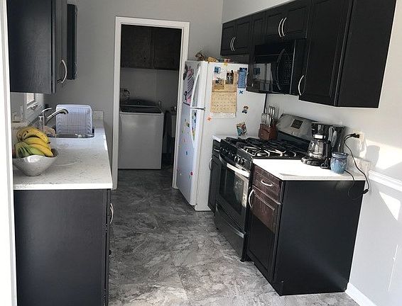 4th image of 980 Blackhawk Dr