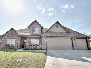 8400 N 74th Ave E, Owasso, OK 74055