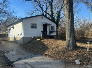 9611 Winkler Dr, Saint Louis, MO 63136