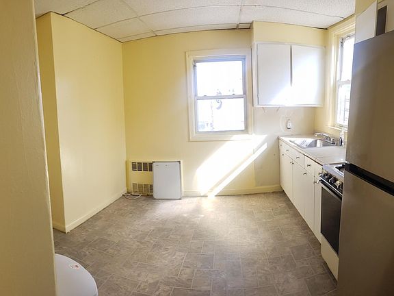 4th image of 1321 E 92nd St #1