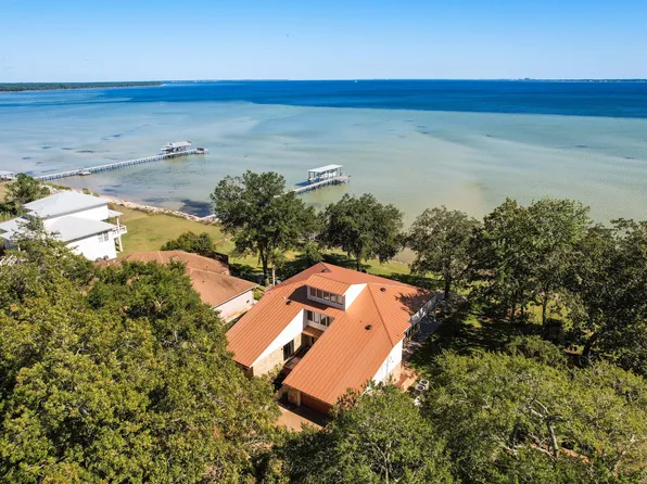 11 Grandview Dr, Shalimar, FL 32579