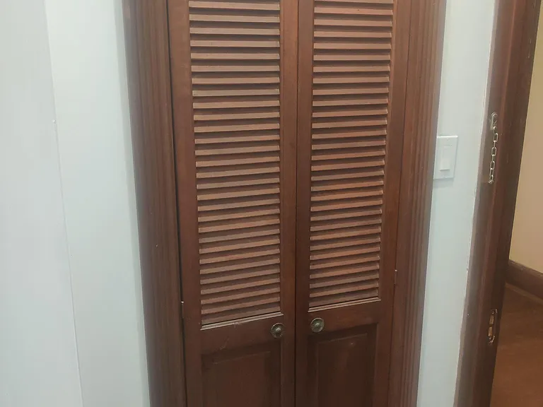 bath closet closed