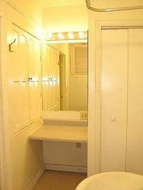 3rd image of 1801 B St APT 1