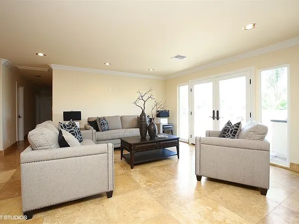 19554 Wells Dr, Tarzana, CA 91356