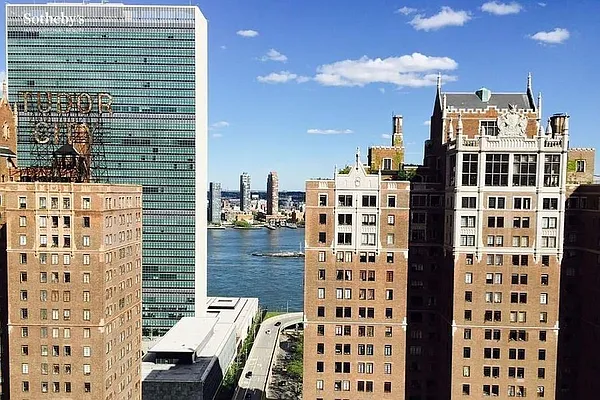 Rented by Sotheby's International Realty | media 31