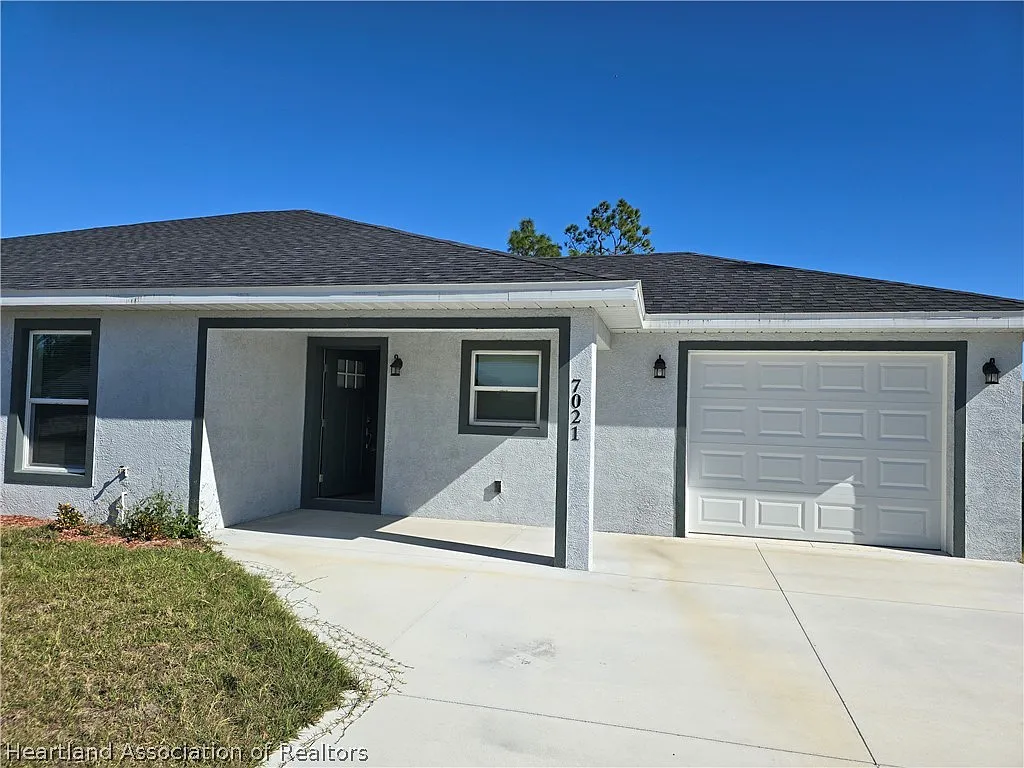 2 bed, 2.0 bath, 1030 sqft, $1,700 — Photo 2