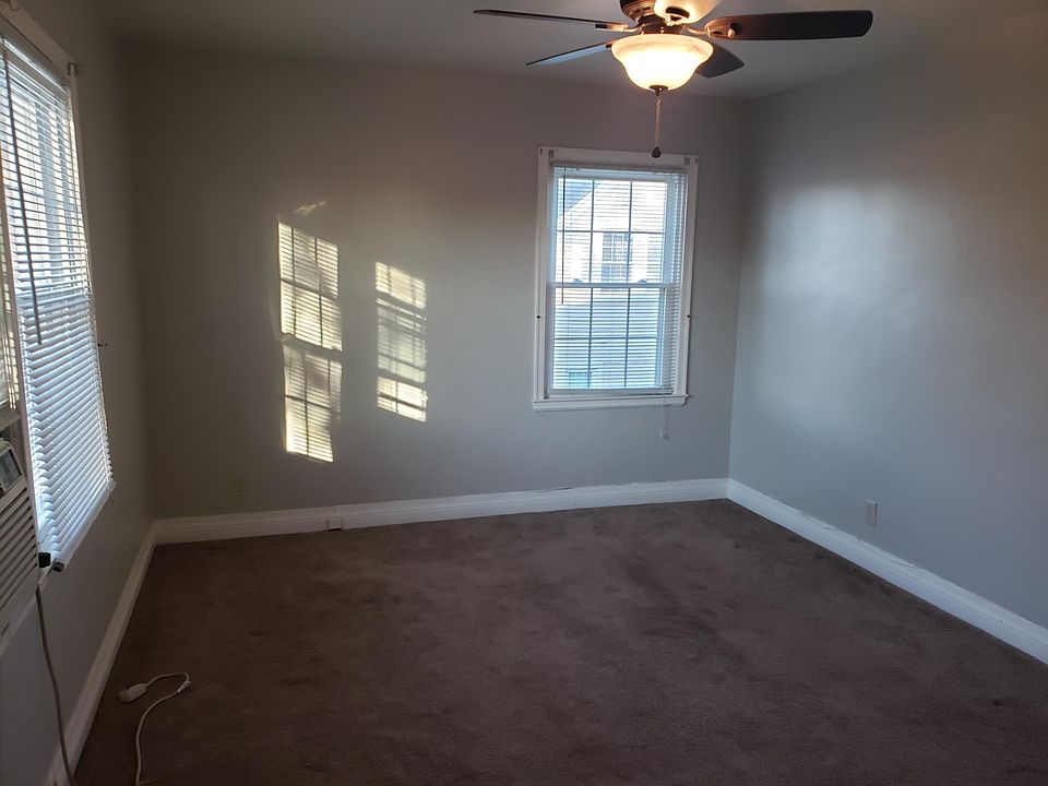 nice size bedroom