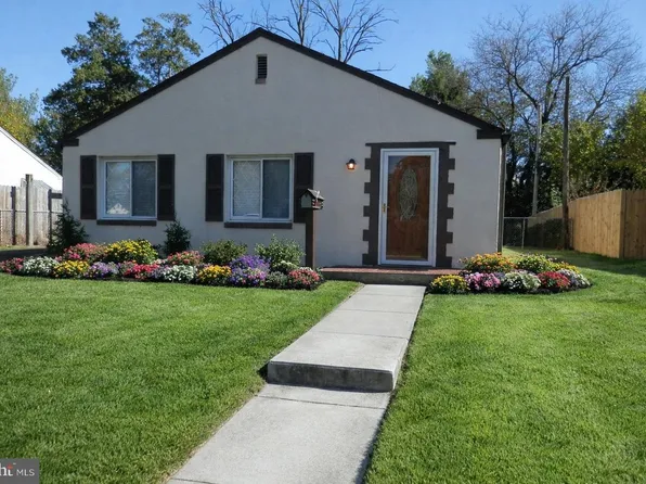 416 Howell Dr, New Castle, DE 19720