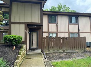 798 Kirkwall Dr, Akron, OH 44321