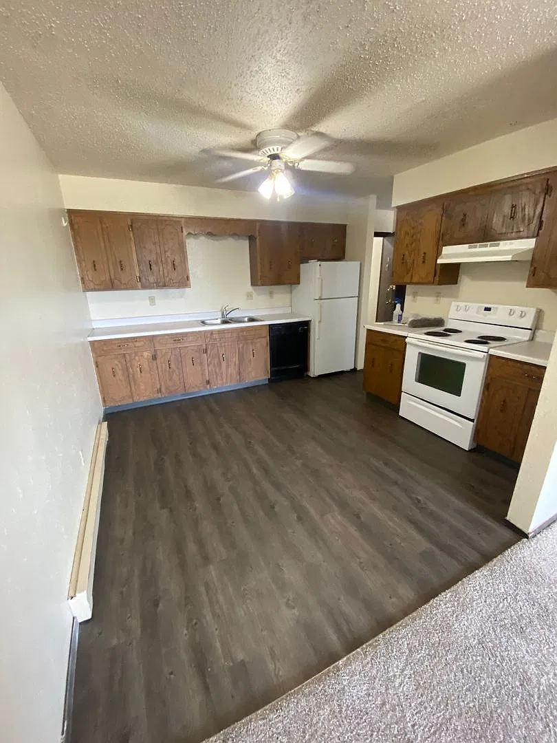 Melony Ann Apartments — Photo 2