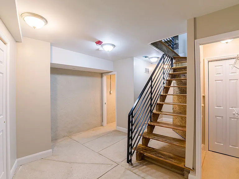 1126 E Passyunk Ave — Photo 8