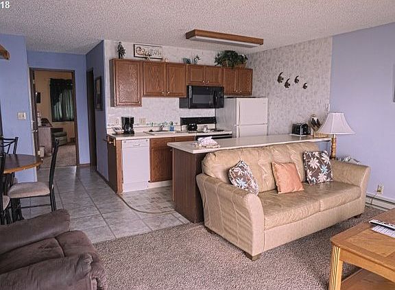 4th image of 4229 SW Beach Ave #24