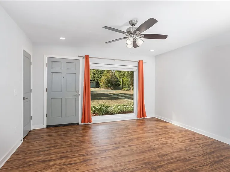 1707 Hall Dr — Photo 4