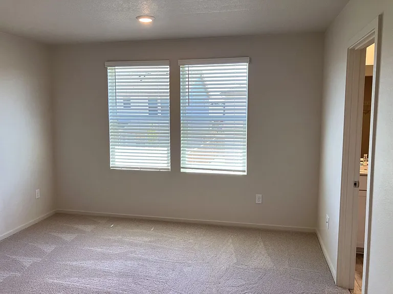 4962 Dilling Ave NE — Photo 11