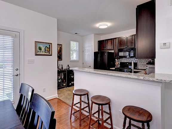 3rd image of 4314 Casey Blvd