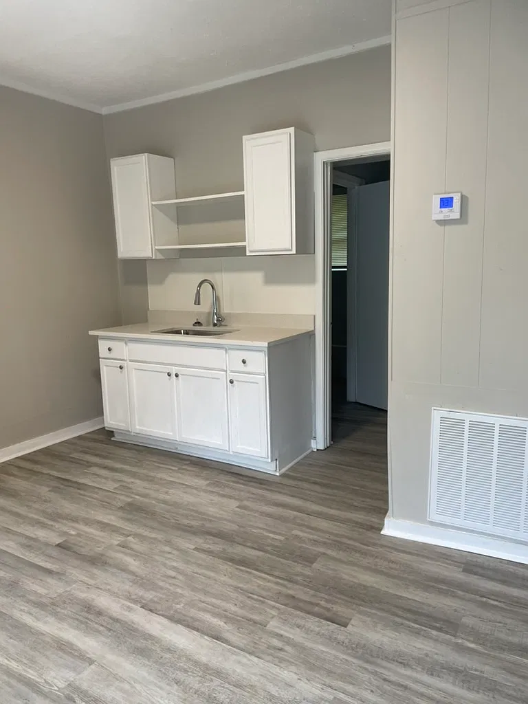 118 Burr Street - 1 — Photo 2