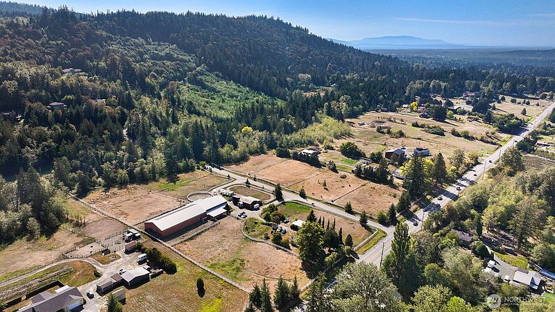 2nd image of 2045 Mt Baker Hwy