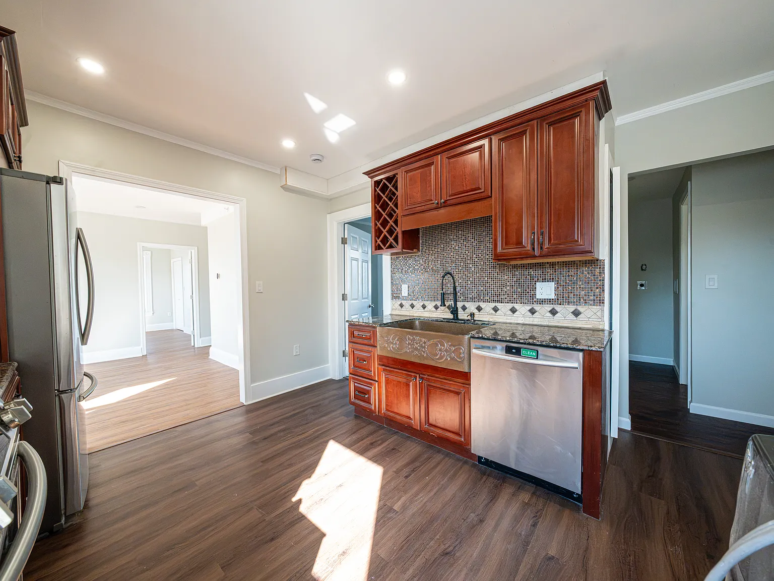 2 bed, 900 sqft, $2,550 — Photo 2