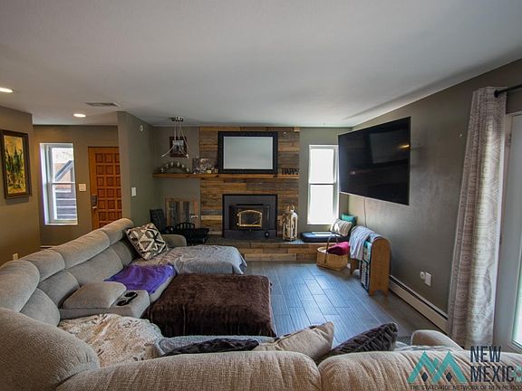 3rd image of 301 Canoncito Ave