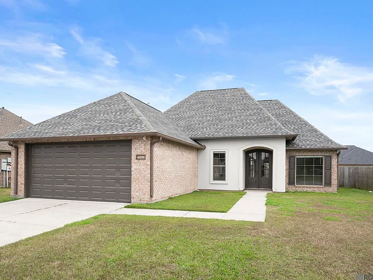 41206 Colonial Dr — Photo 2