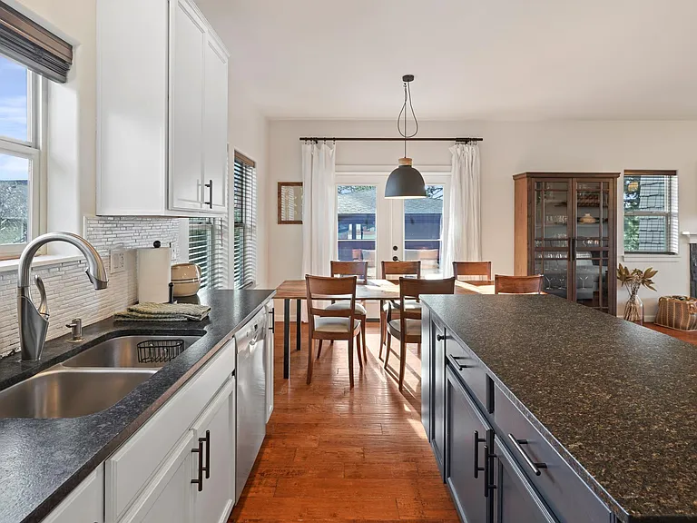 662 NW Mount Washington Dr — Photo 11