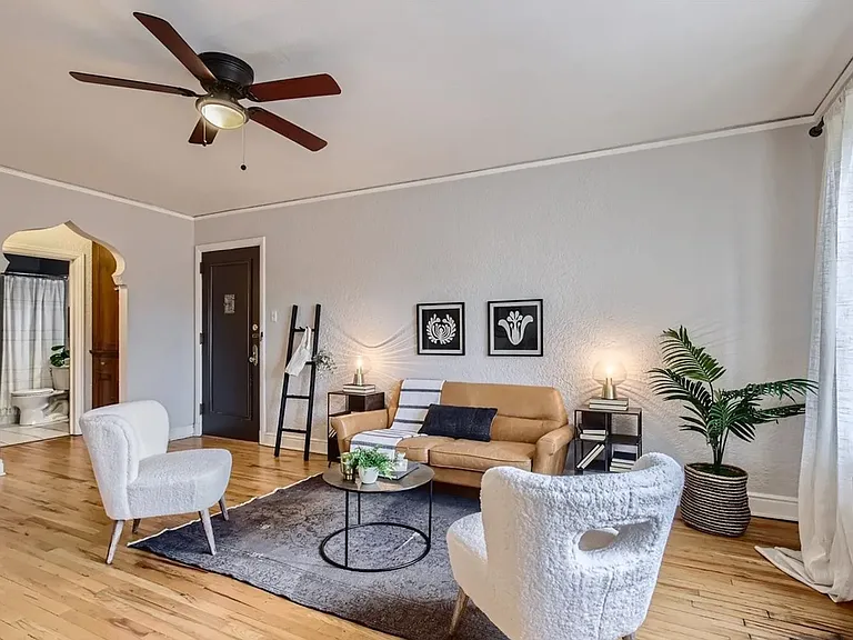 1050 N Washington St #202 — Photo 6