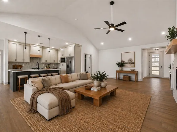 240 Kinross Dr, Bella Vista, AR 72715