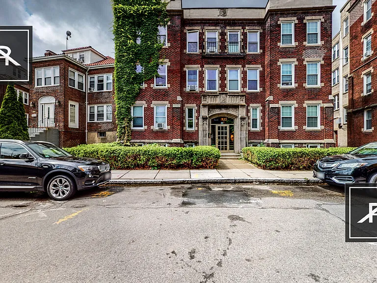 35 Walbridge St #18 — Photo 5