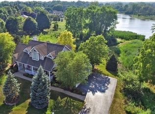 5351 Woodview Ct, Long Grove, IL 60047