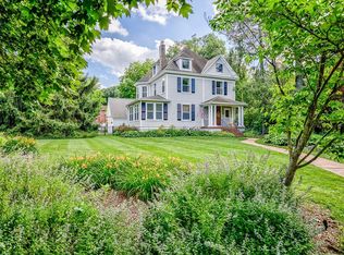 104 W Jackson Rd, Saint Louis, MO 63119