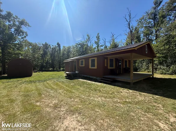 1561 W Helmer Lake Rd, Mio, MI 48647