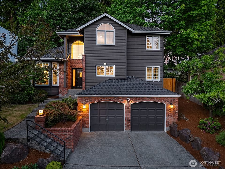1st image of 1010 106th Avenue SE
