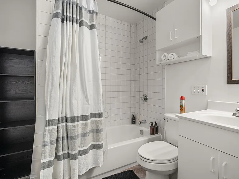 19 Stanhope St #1C — Photo 25