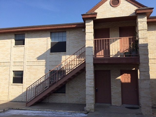 1st image of 1502 E San Pedro St #10
